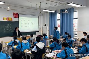 这个强度刚刚好！拉塞尔半场14中7拿到18分3板5助